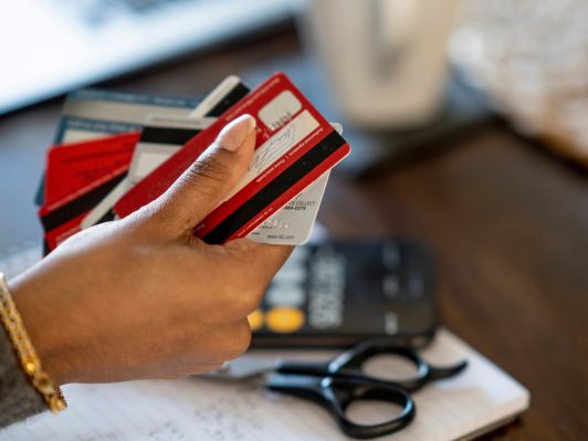 How To Pay Off Credit Card Debt? – 5 Step Guide