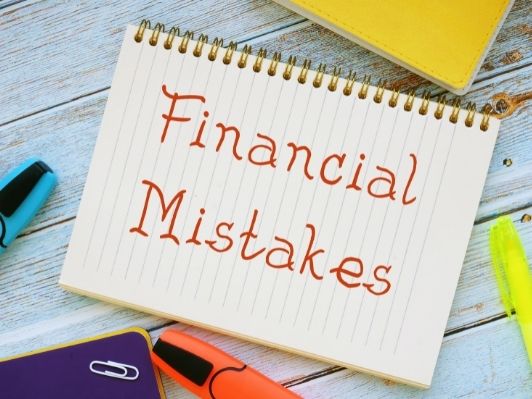 4 Most Common Financial Mistakes to Avoid In 2024