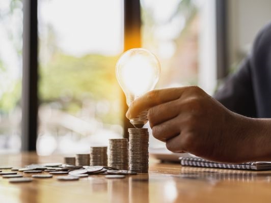 How to Save Money Fast on a Low Income? (17 Best Ways)